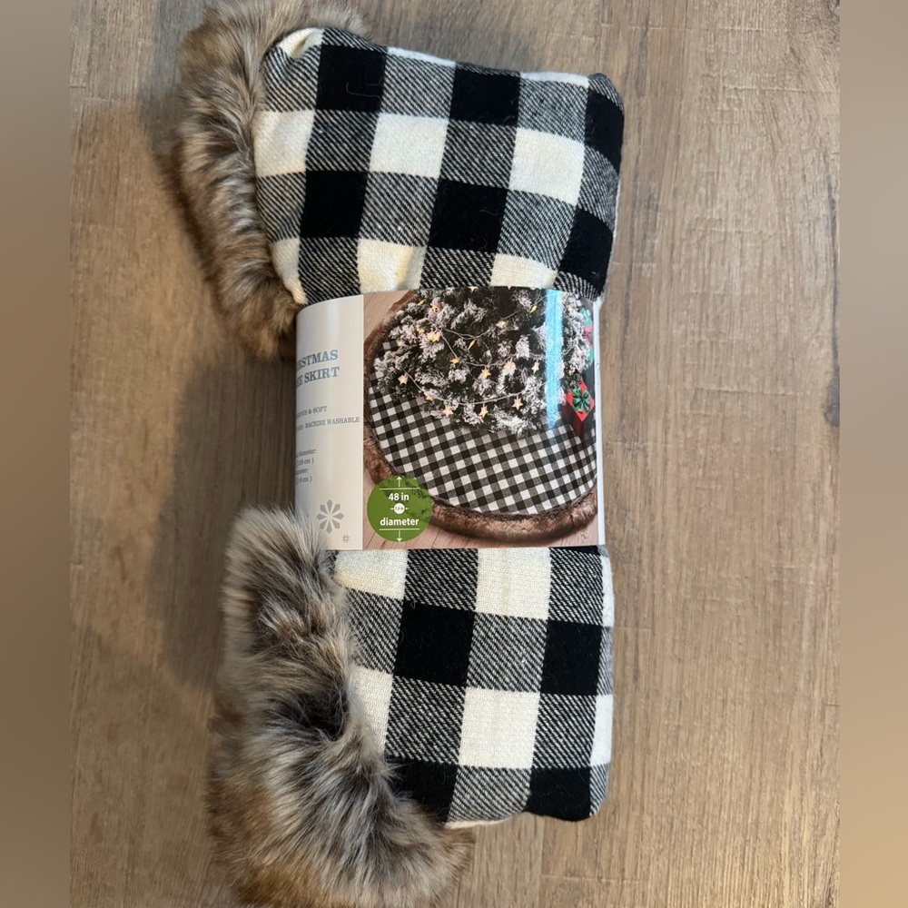 Buffalo Checkered Tree Skirt